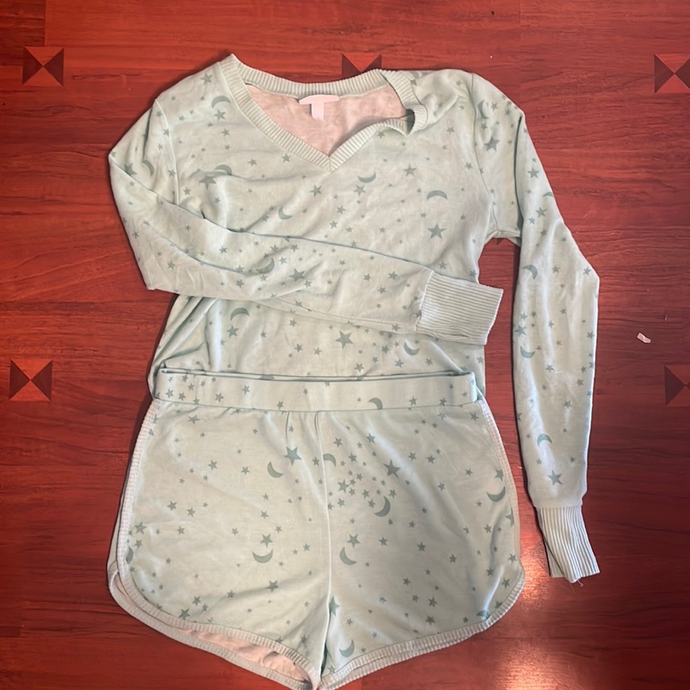 Pajama set.